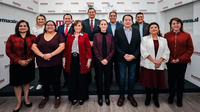 Claudia Sheinbaum junto a candidatos, que contenderán en nueve entidades incluida la Ciudad de México