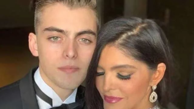 Ana Bárbara y su hijo mayor Emiliano Gallardo Muñoz