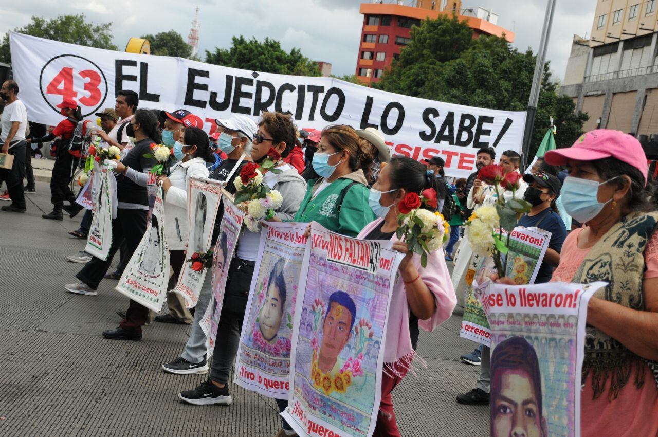 Marcha a 8 años de Ayotzinapa, CDMX
