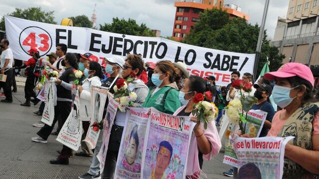 Marcha a 8 años de Ayotzinapa, CDMX