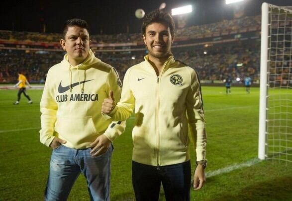 El pilotó dejó las pistas por tomar el papel del "jugador número 12" con el América en la Gran Final del Futbol Mexicano