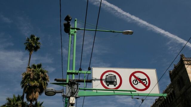 Señalética vial en Eje Central