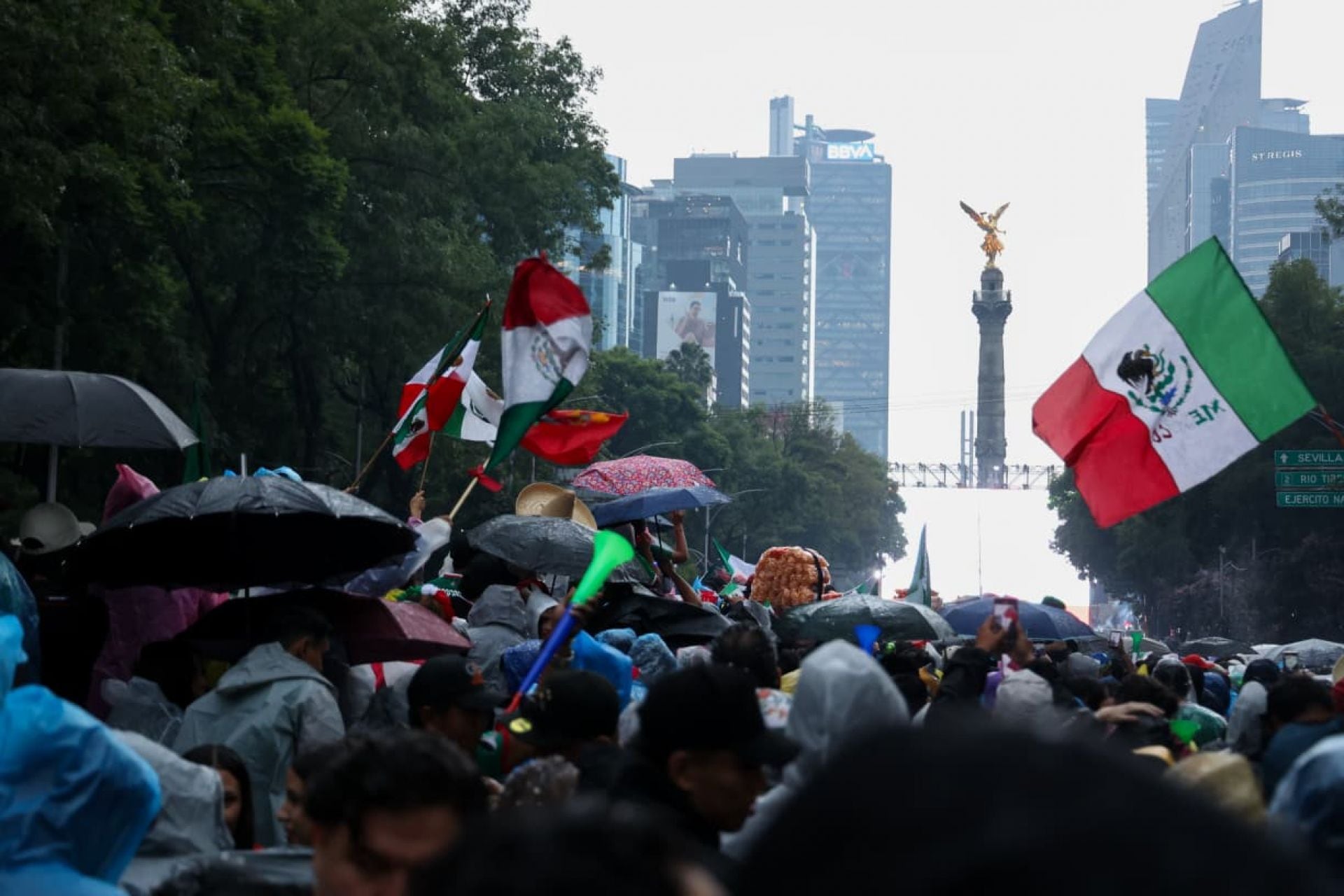 El Ángel de la Independencia colapsa por afluencia y piden evitar la zona