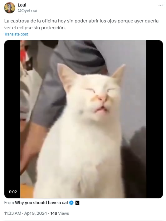 Memes de ojos rojos por el eclipse