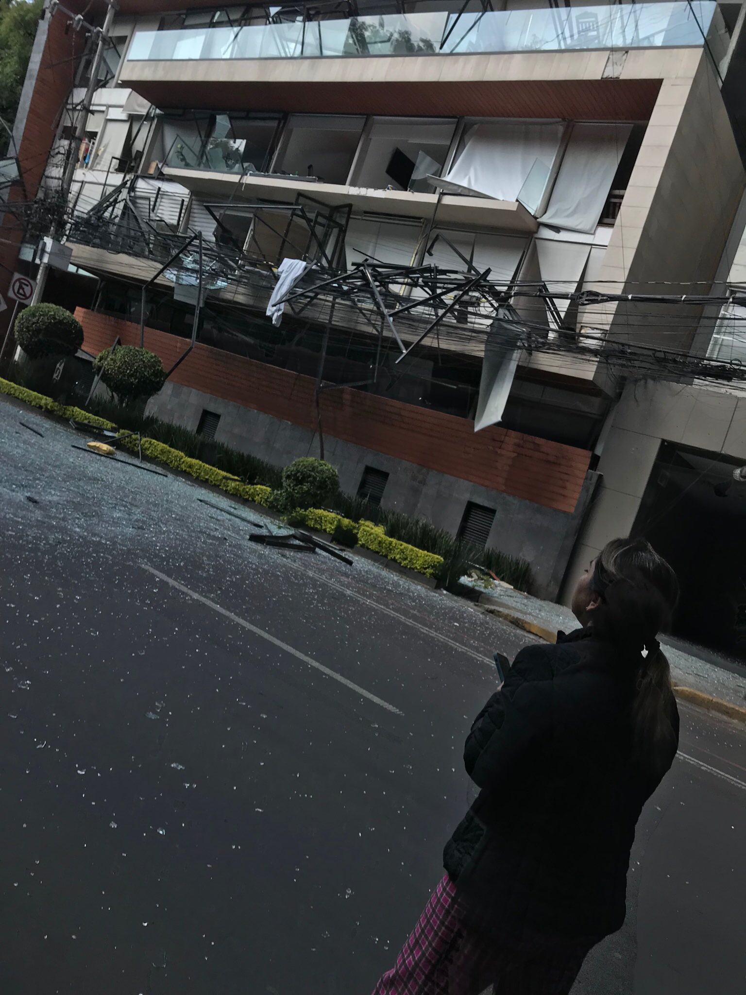 Explosión en edificio en avenida Coyoacán