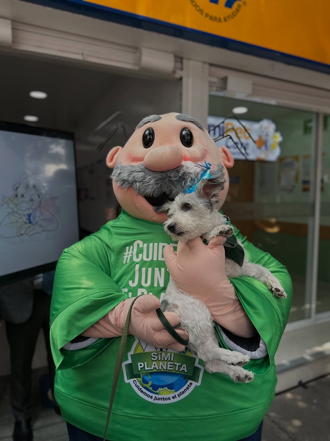 Doctora Lares, el nuevo personaje del Dr. Simi que promueve Simi Pet Care
