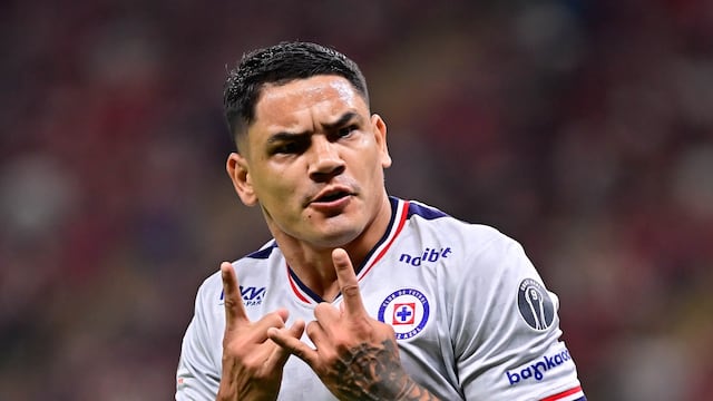 Una vez más el arbitraje fue factor en derrota de Chivas.