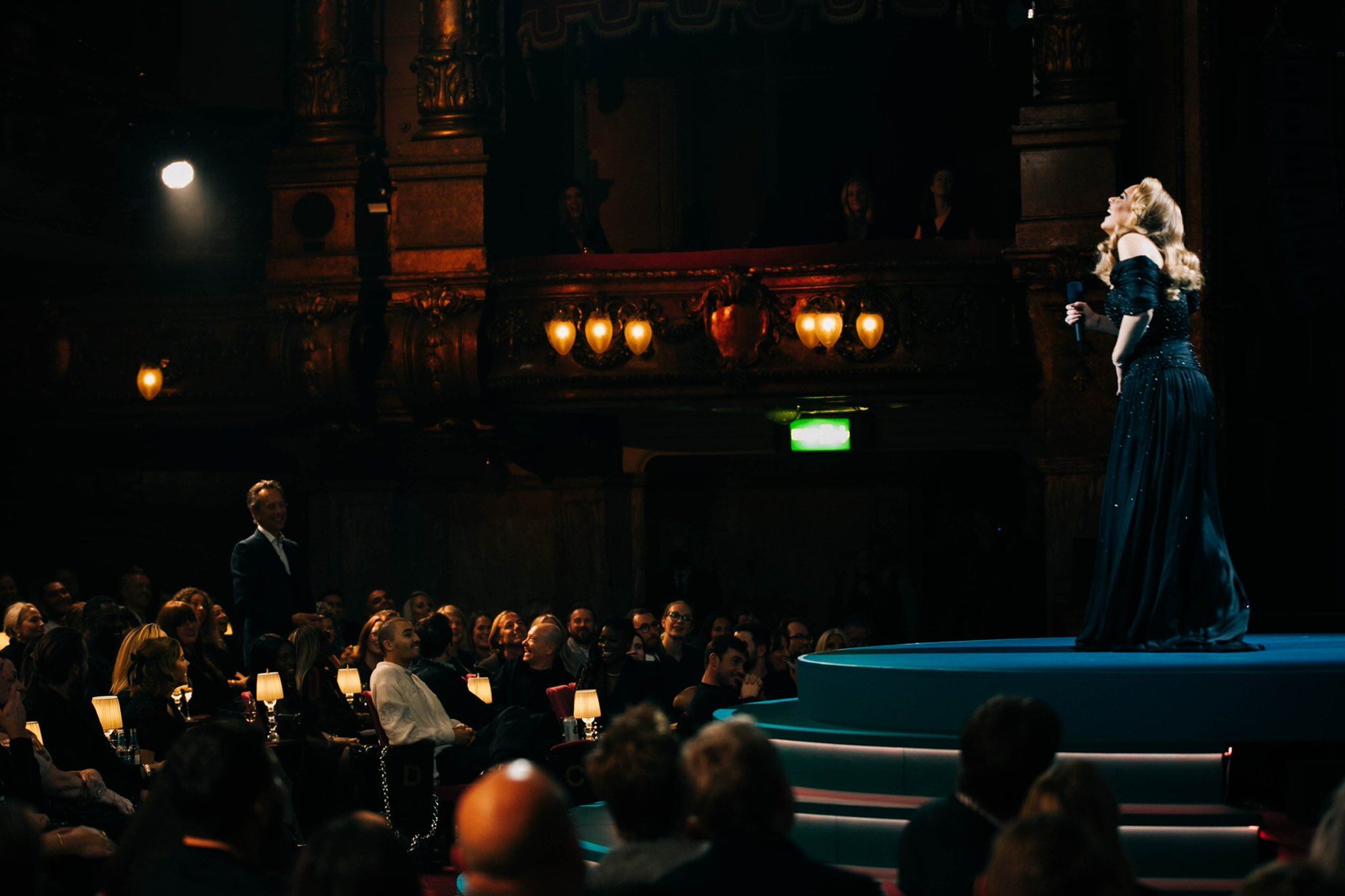 Adele durante su concierto especial ‘An Audience With…’ en ITV,