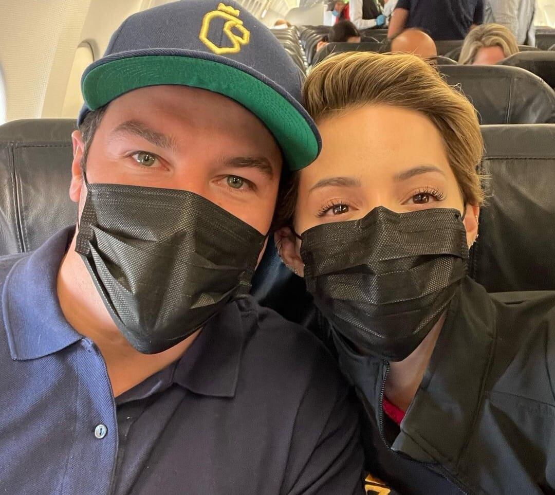 Samuel García y Mariana Rodríguez