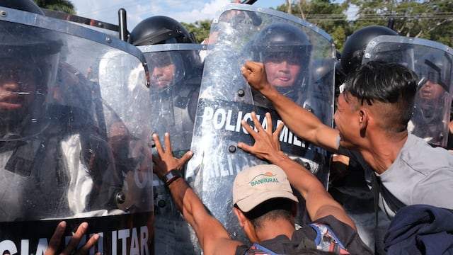 Guardia Nacional frenó el avance de una caravana migrante este 23 de enero.
