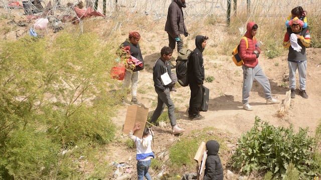 4 migrantes se perdieron en el desierto de Samalayuca