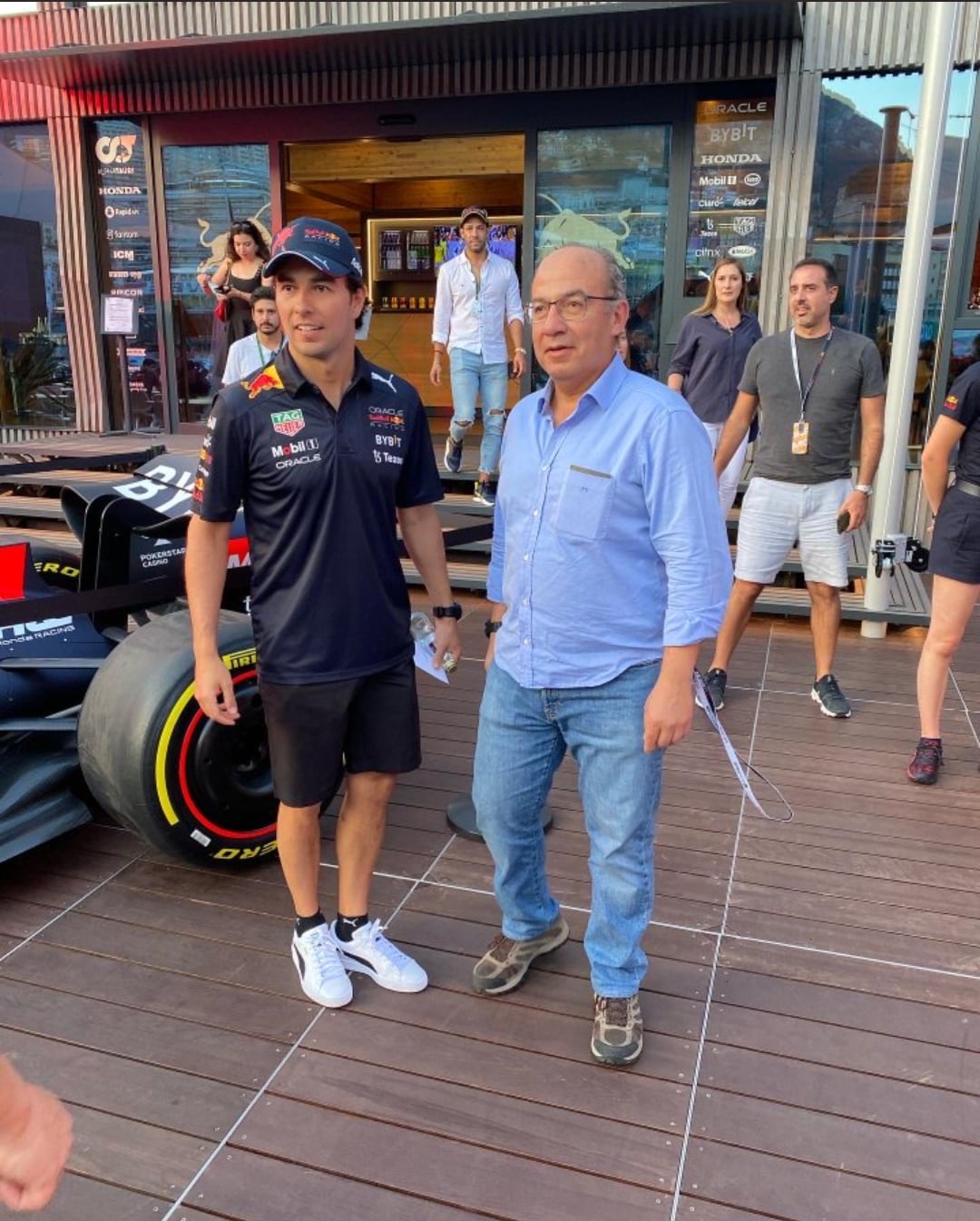 Felipe Calderón y Checo Pérez
