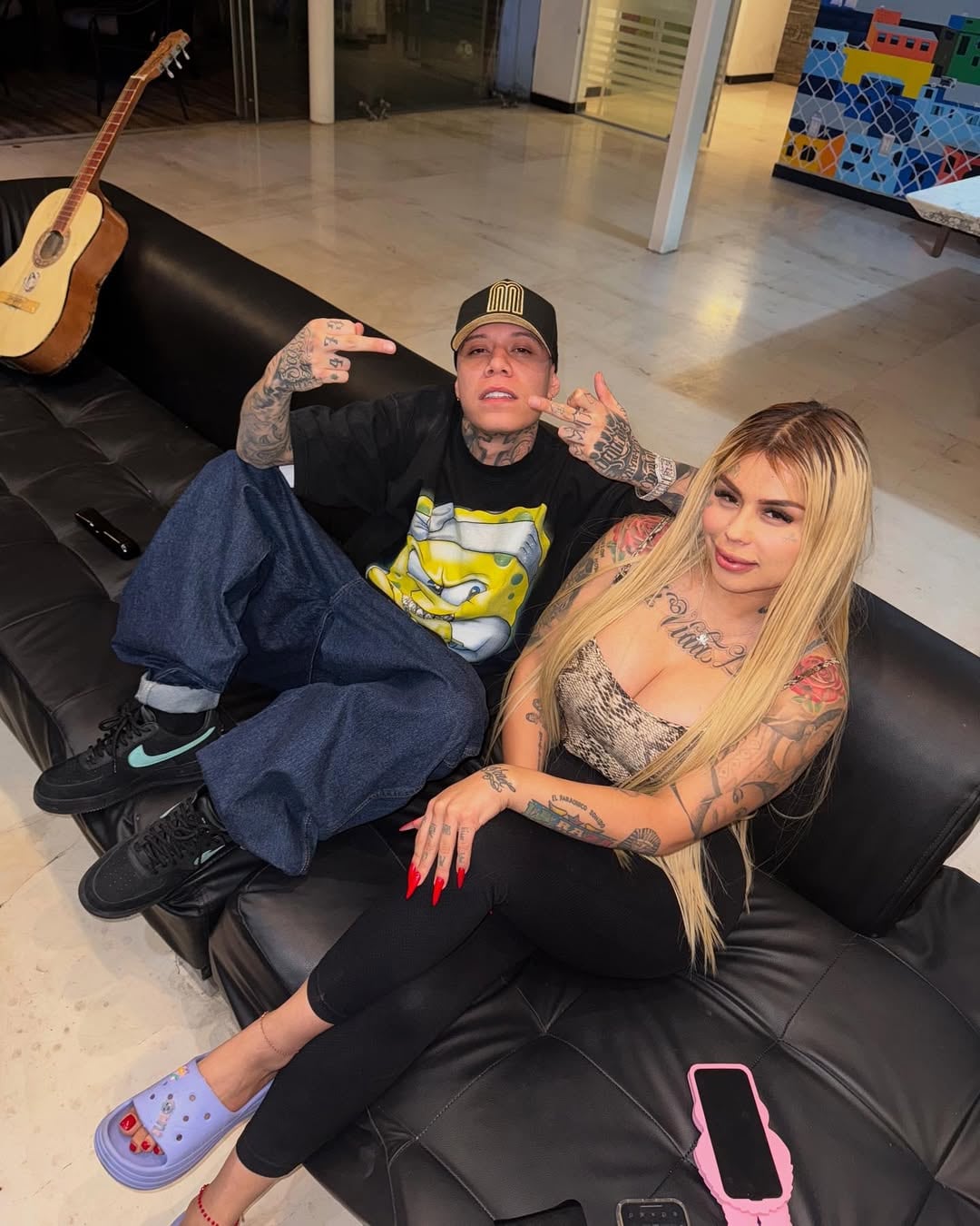 Santa Fe Klan hace colaboración con Mona.