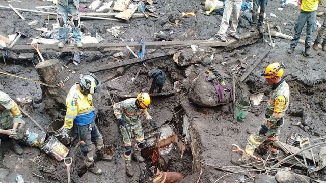 Buscan sobrevivientes en Jilotzingo, tras deslave