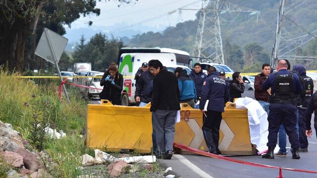 Cuerpos en la autopista México-Toluca. 4 presuntos ladrones asesinados.
