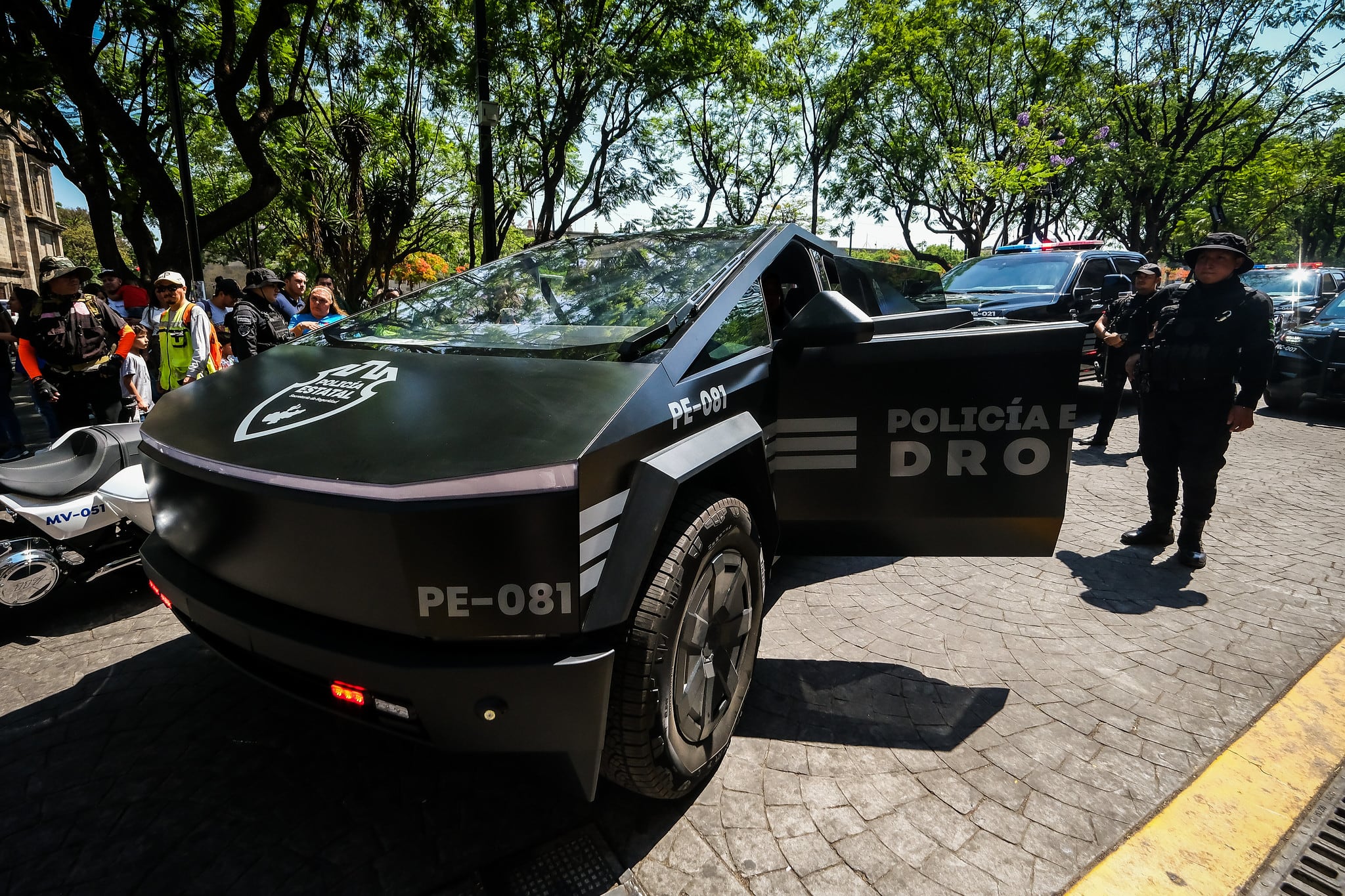 Pablo Lemus explica cómo funcionarán patrullas Cybertruck en zonas remotas