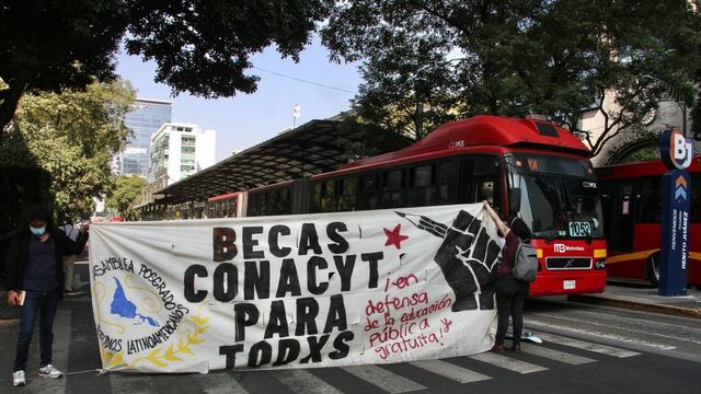 Protesta por becas de Conacyt