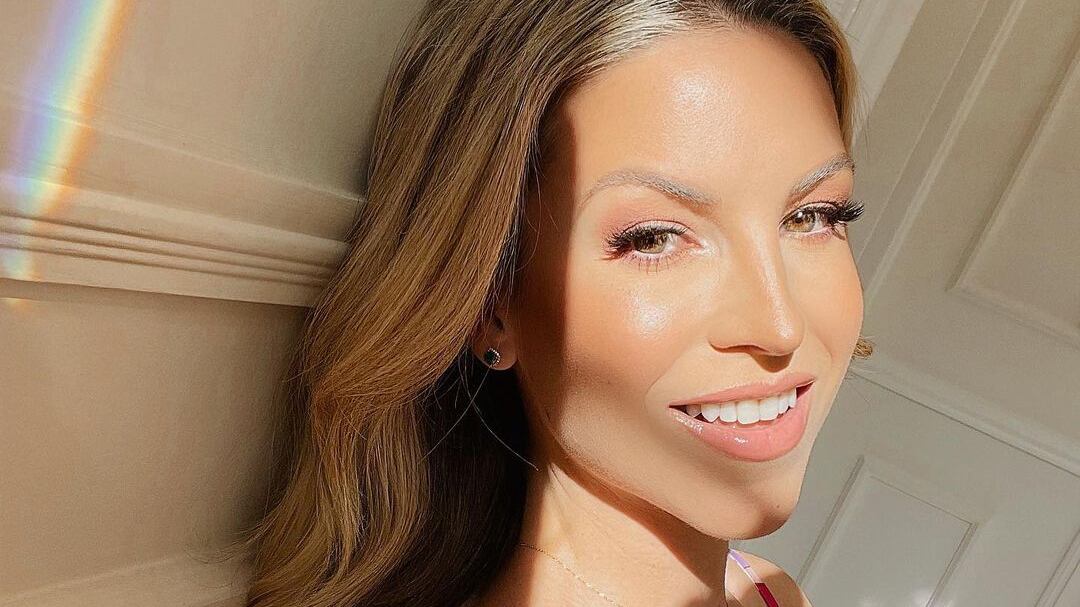 Polémica por el abdomen marcado de Andy Benavides ¿cirugía o real?