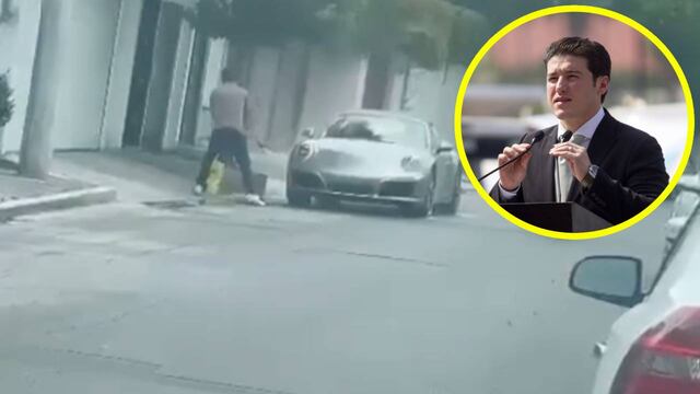 Sujeto lava su auto a manguerazos