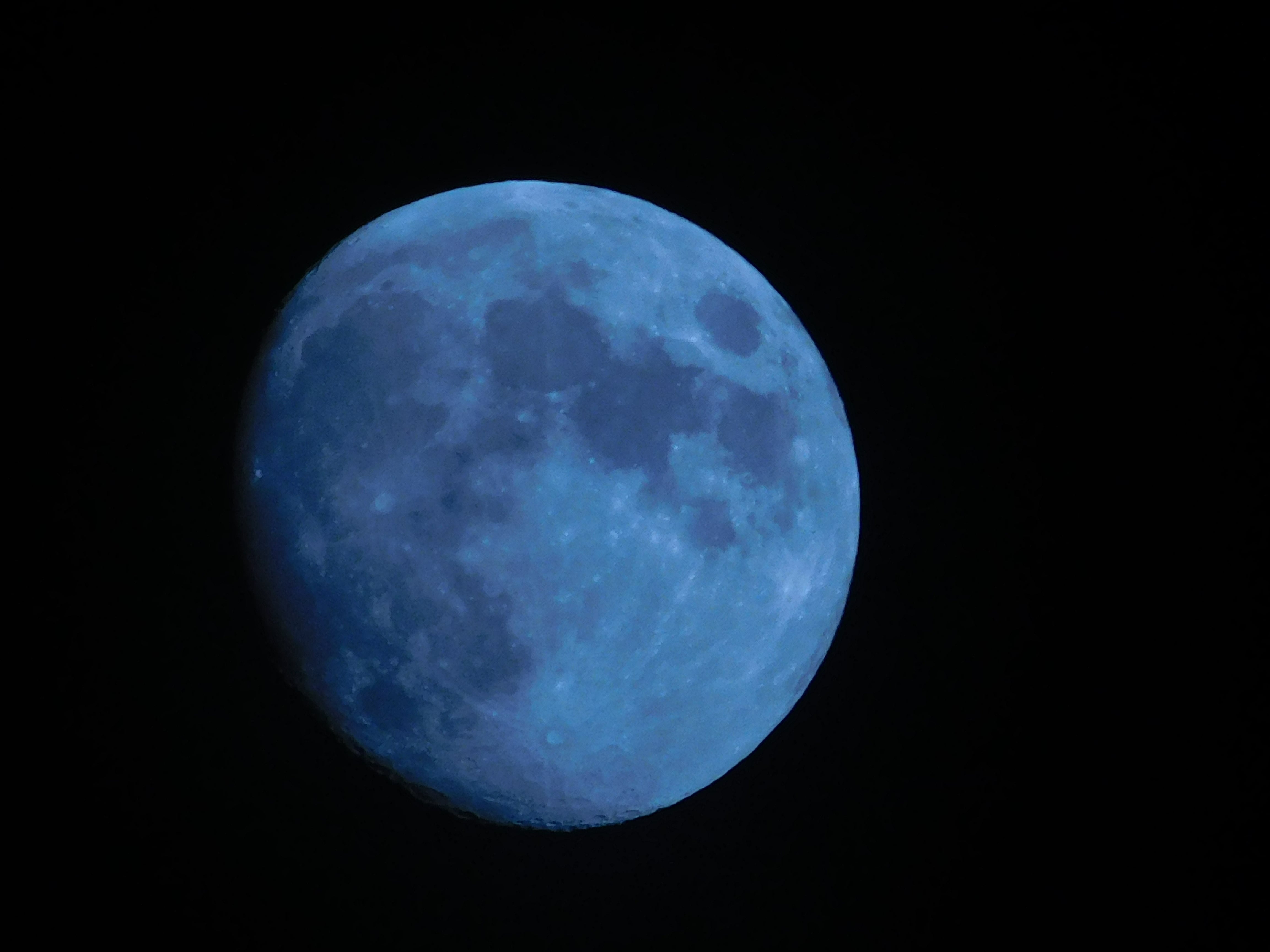 Luna Azul