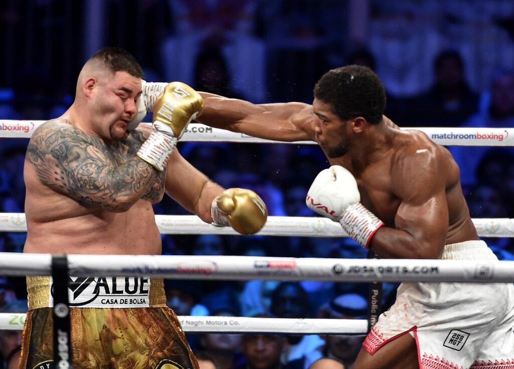 Andy Ruiz recibe golpe de Joshua