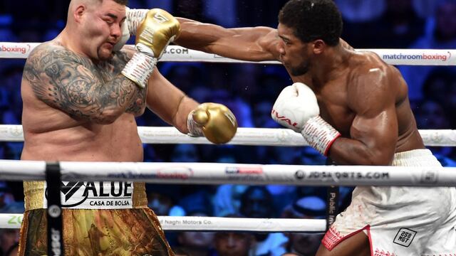 Andy Ruiz recibe golpe de Joshua
