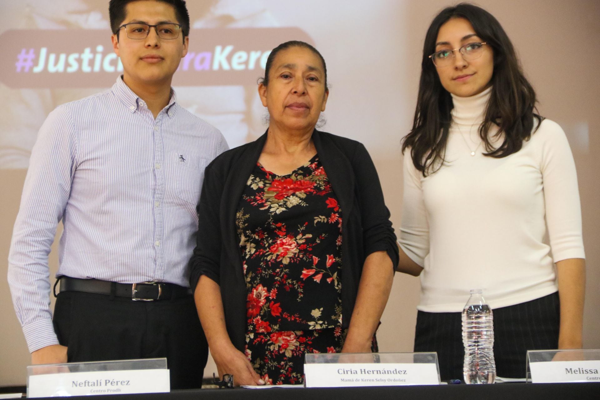 Mamá de Keren y sus abogados
