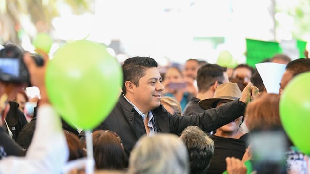 Con una inversión de 20 millones, el gobernador Ricardo Gallardo consolidó el programa piloto de pavimentación de calles en la colonia Hogares de Pavón.