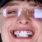 El exorbitante precio que pagó Peso Pluma por sus grillz de diamante al que haters llaman de mal gusto