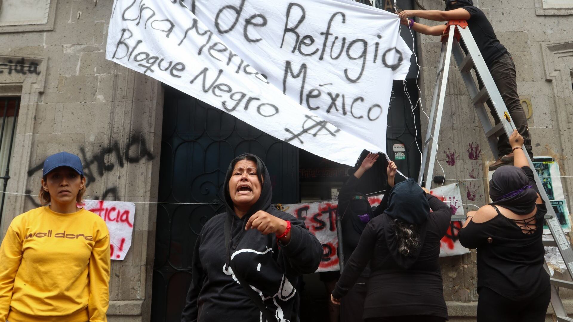 Rosario Piedra acepta pliego petitorio de víctimas que mantienen toma de la CNDH