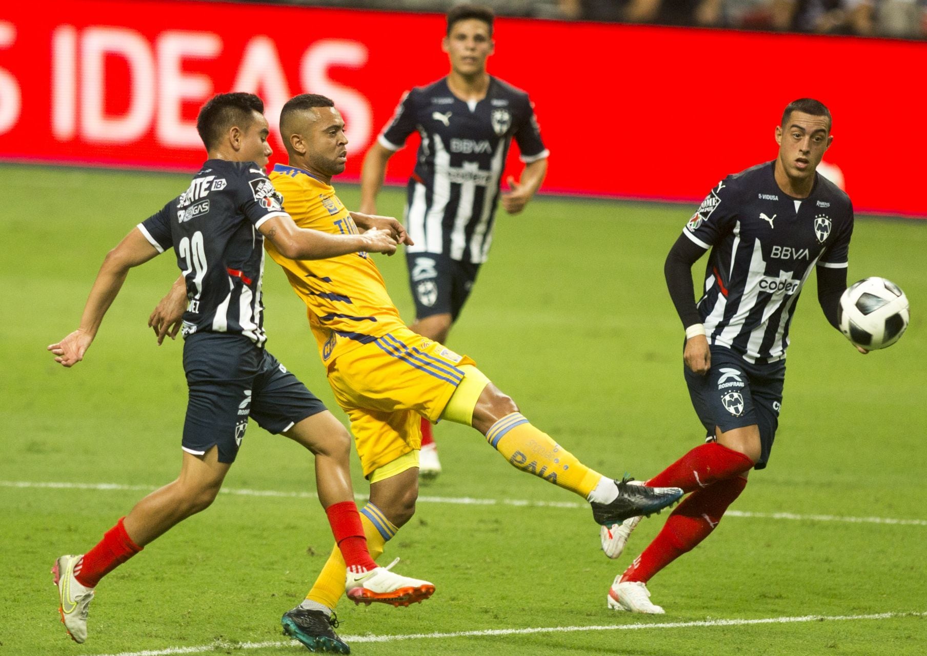 Rayados vs Tigres.