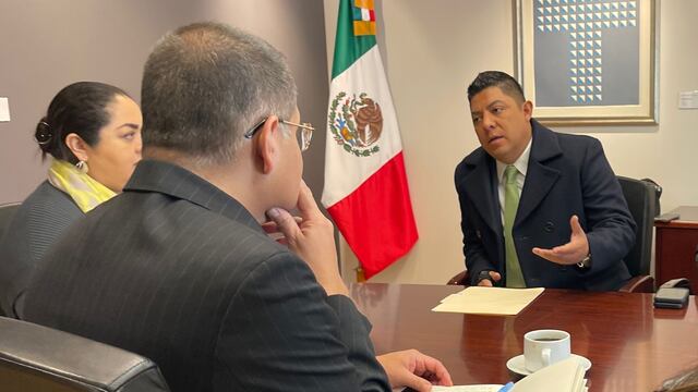 Ricardo Gallardo en reunión con Cónsul General de México en Chicago