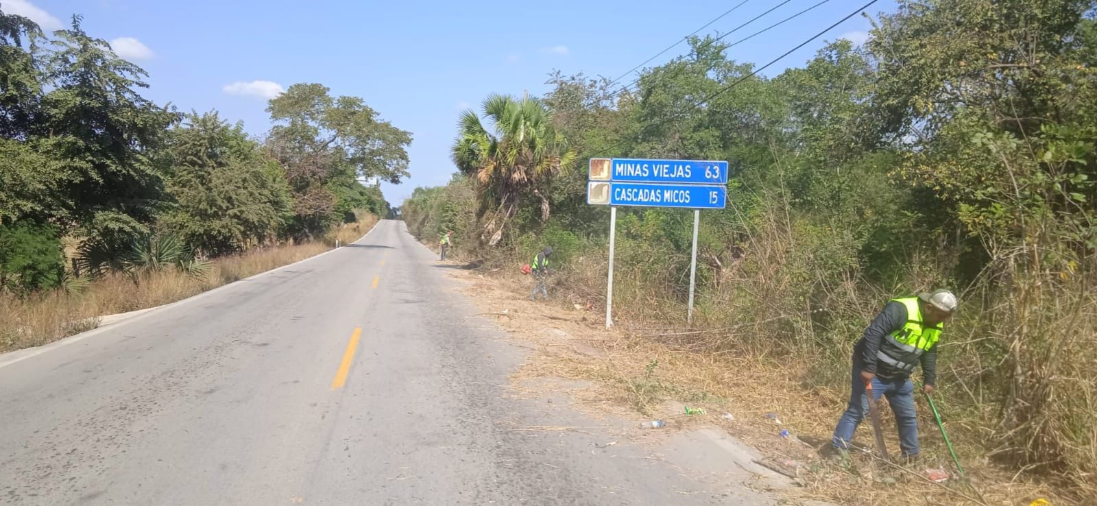 Ricardo Gallardo activa programa de mejora en caminos turísticos de SLP.