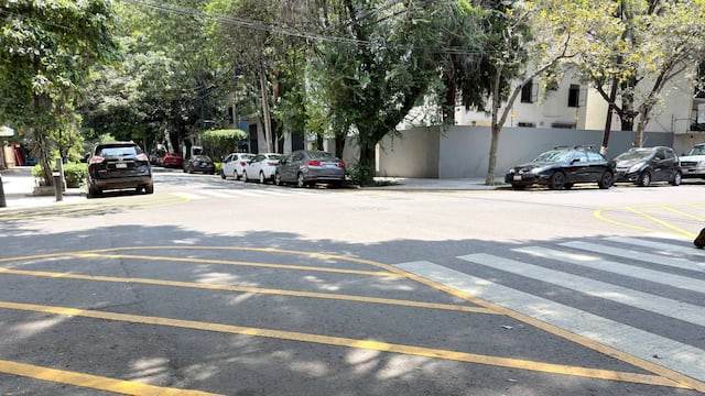 La alcaldesa Alessandra Rojo de la Vega entregó el reencarpetado de la calle Tehuantepec, en la colonia Roma Sur.