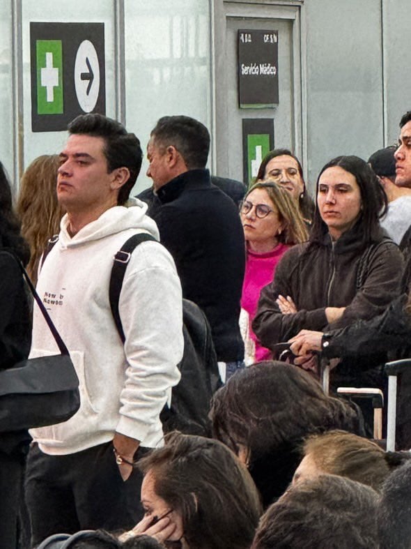 Miguel Ángel Yunes Márquez vuela a París en primera clase