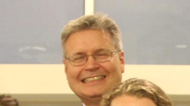 Barry Poyner sacerdote hamburguesas favores sexuales