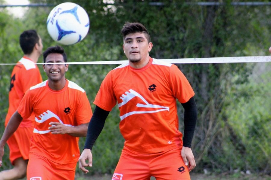 Briceño en un entrenamiento con los Correcaminos