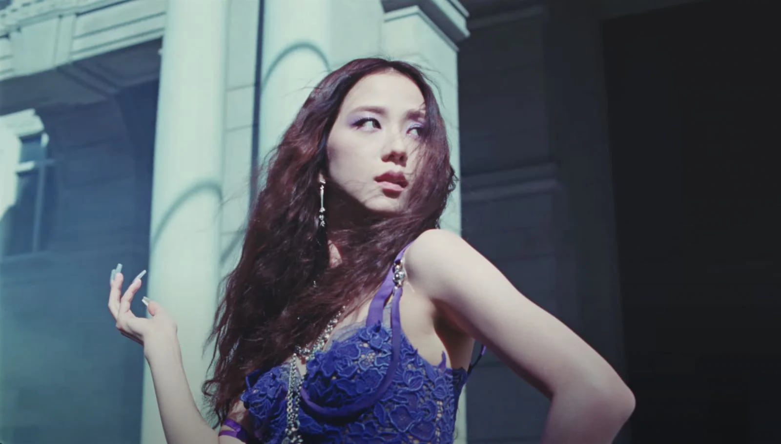 Jisoo de Blackpink estrena VIDEO y te revelamos todos los secretos ocultos