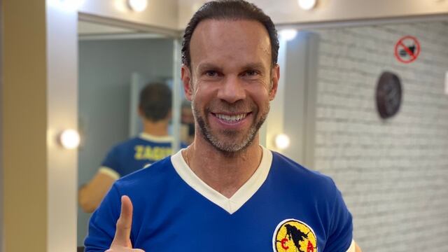 Zague con la playera del Club América