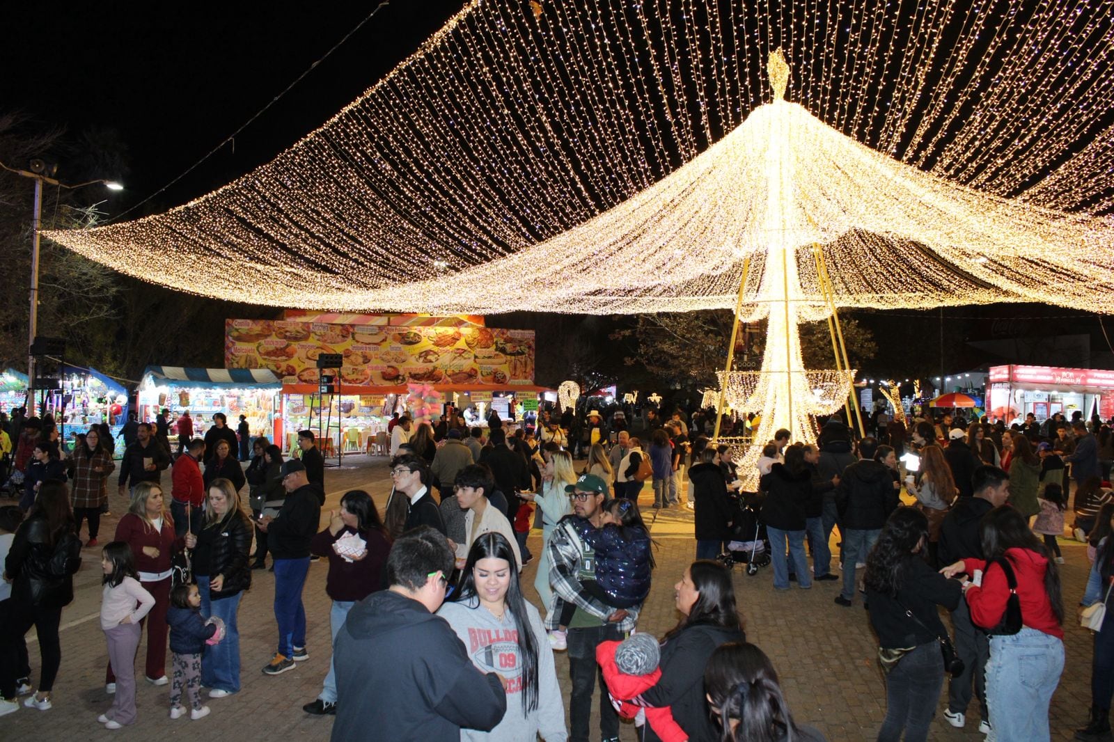 Feria Navideña en Durango atrae a más de 800 mil visitantes por sus atractivos.