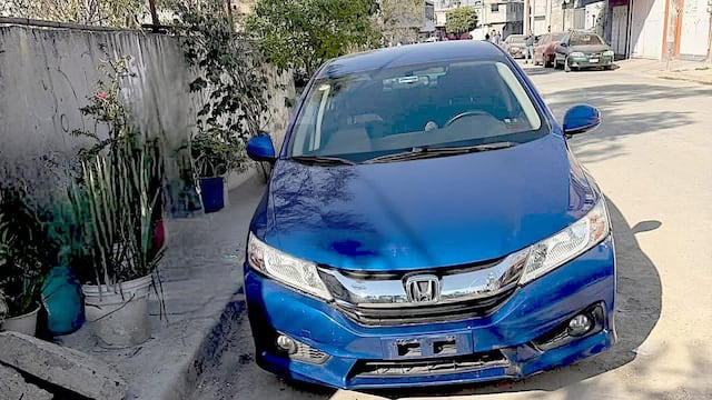 Gaby Gómez Córdoba habría abandonado su hogar y vehículo en Nezahualcóyotl