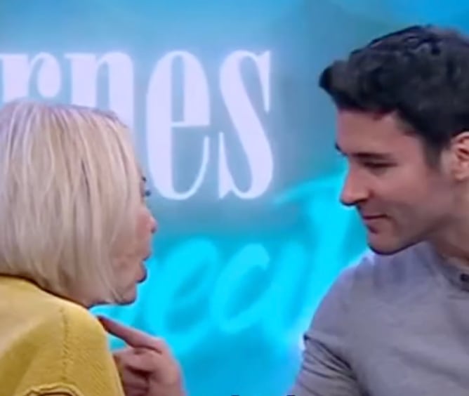 Ni Laura Bozzo pudo resistirse al tacto de Kike Mayagoitia en Venga la Alegría