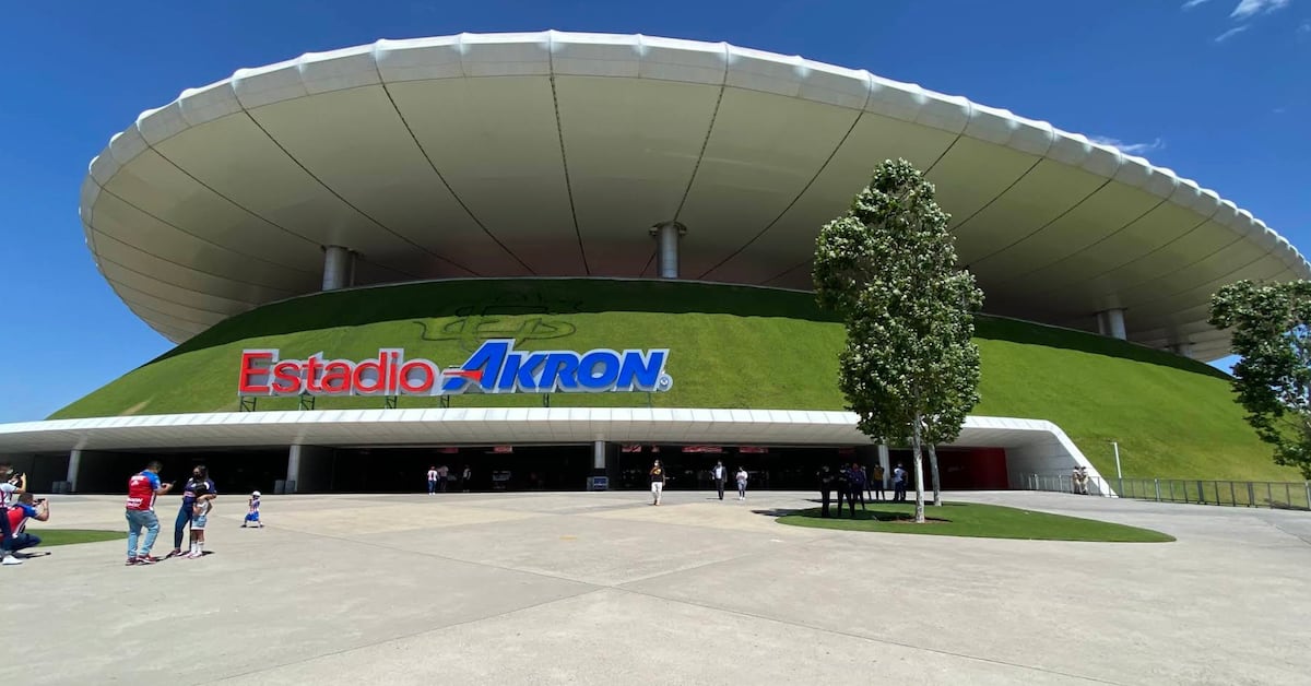 Hallan 456 bolsas con restos humanos cerca del estadio Akron, sede del ...