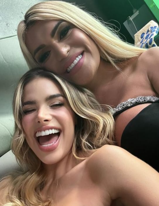 Marie Claire Harp y Wendy Guevara
