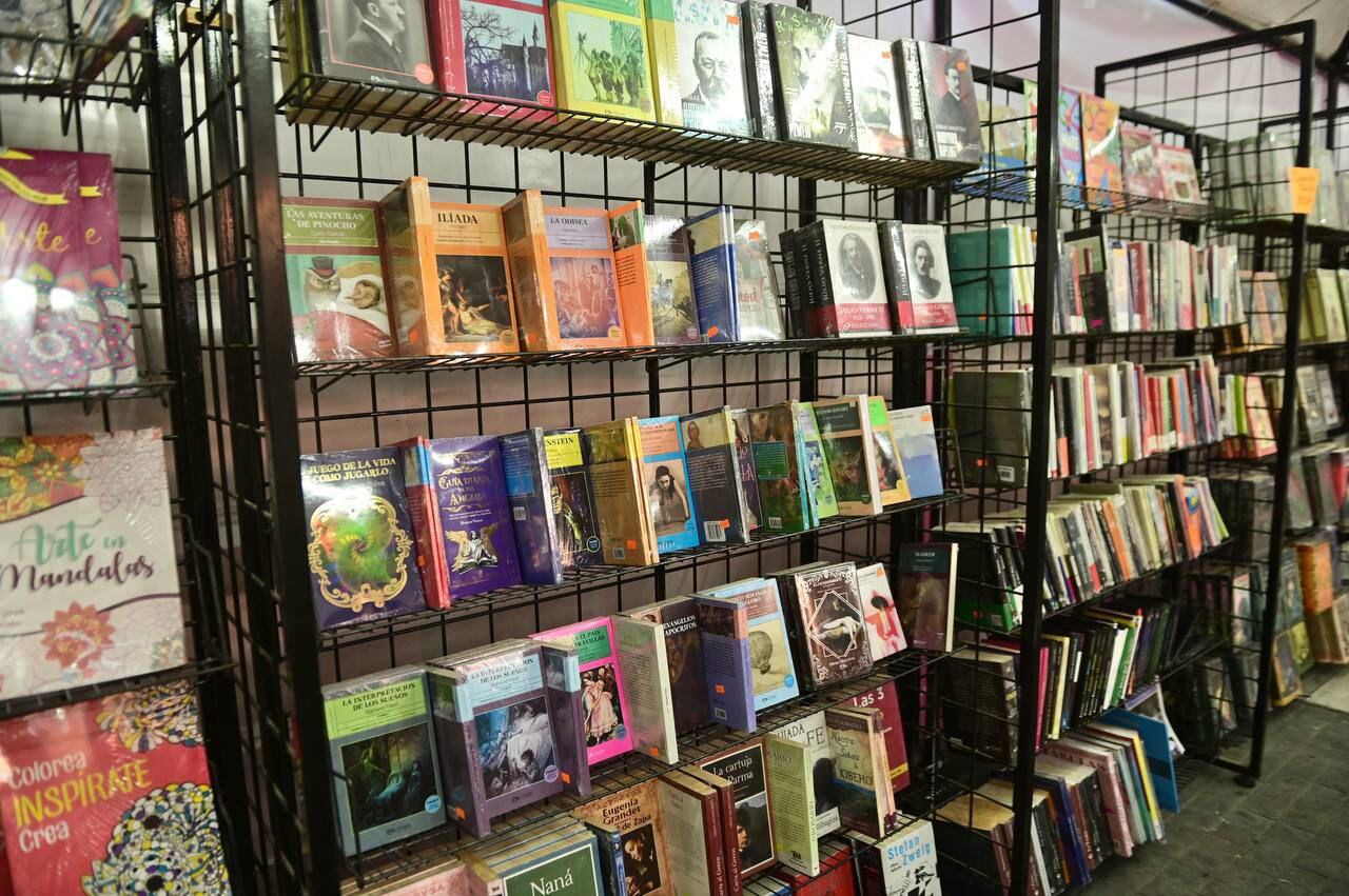 Felison 2024: Alfonso Durazo promueve la cultura y literatura en la Feria del Libro Sonora