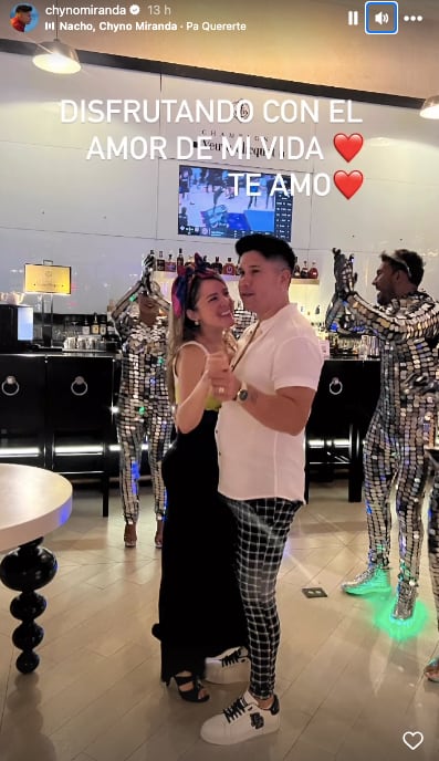 Chyno Miranda junto al amor de su vida