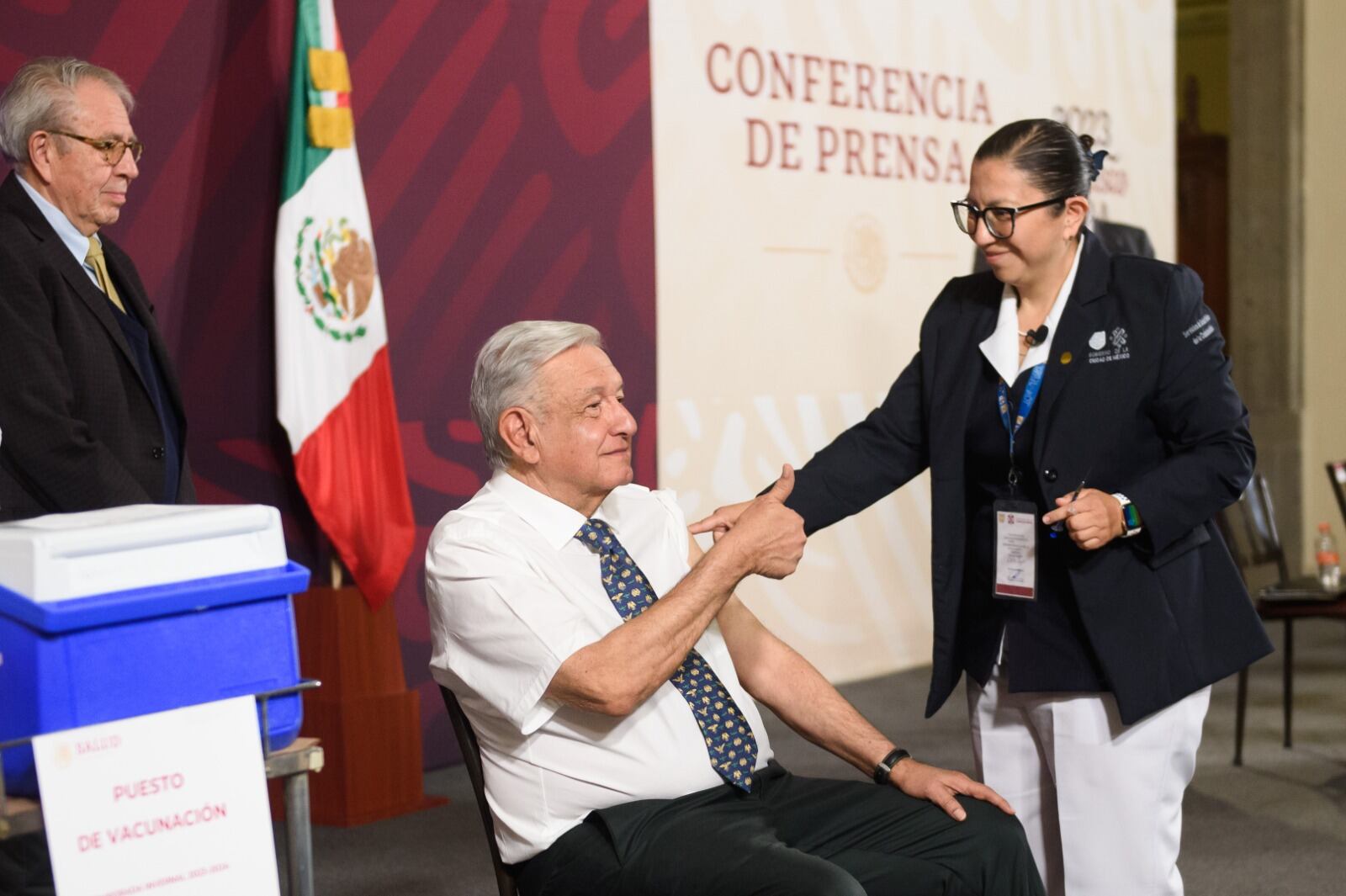 AMLO se vacuna contra el Covid-19 con Abdala