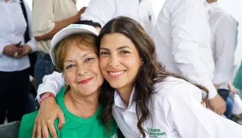 la sorpresa fue Sylvana Beltrones, por su precisión para hablar de los temas y contestar a sus adversarios, pero sobre todo que no desperdició un segundo para exponer propuestas en los 4 bloques temáticos del debate