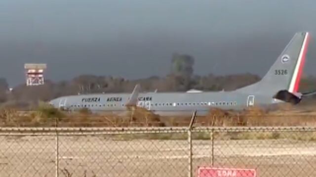 Reciben avión militar con disparos tras captura de Ovidio Guzmán