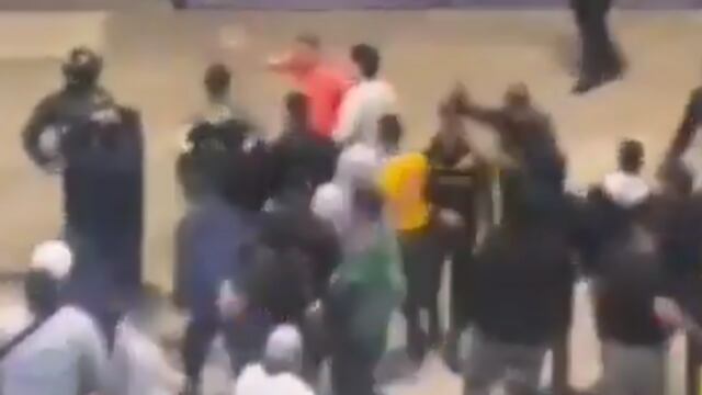 Bronca en el estadio Jalisco entre Atlas y Tigres